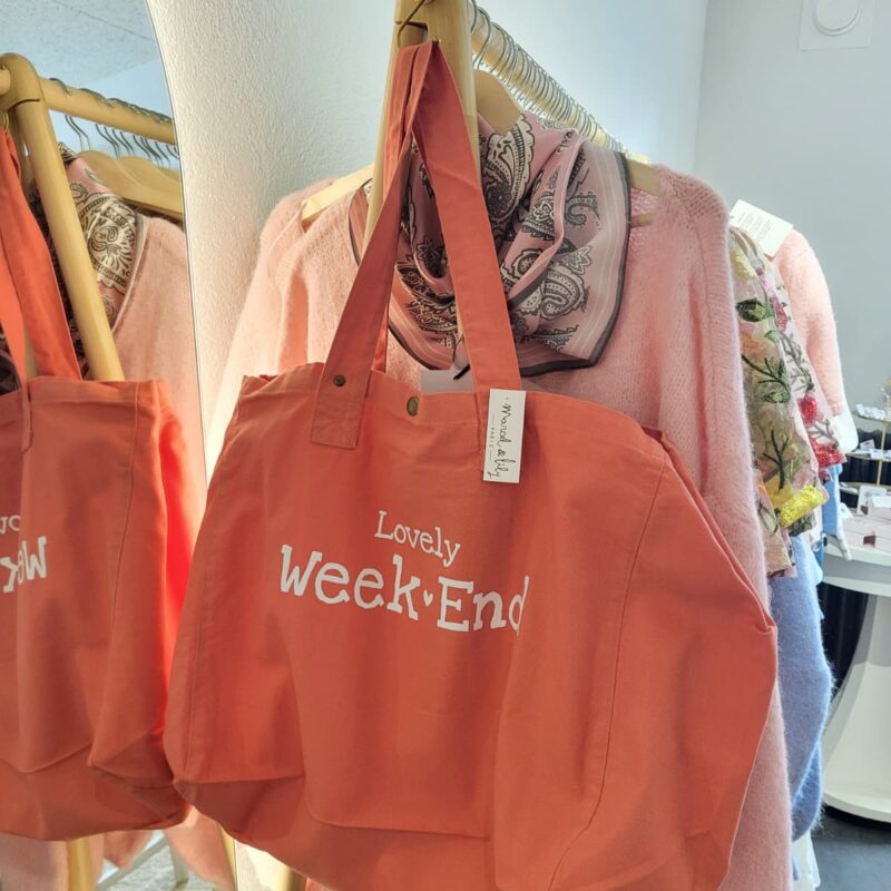 Iso Marcel&Lily kassi